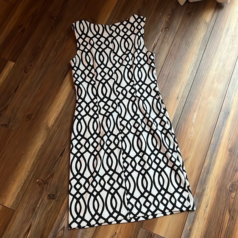 Black and white geo stretch sleeveless dress 4 - Picture 2 of 4